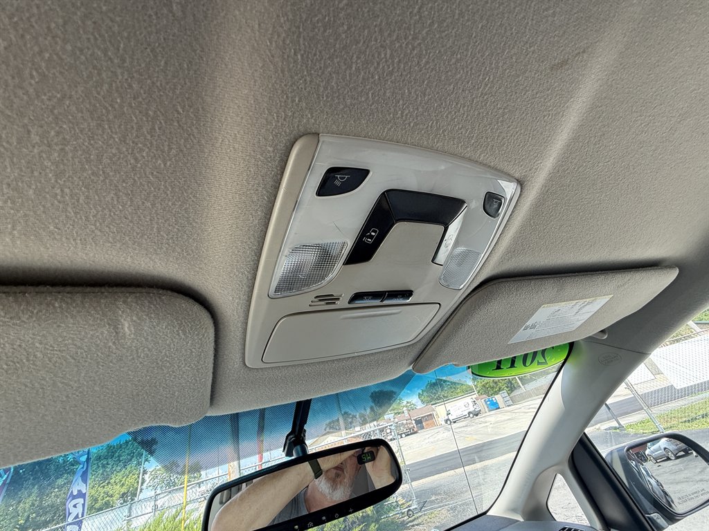 2011 Toyota Sienna LE - Photo 23