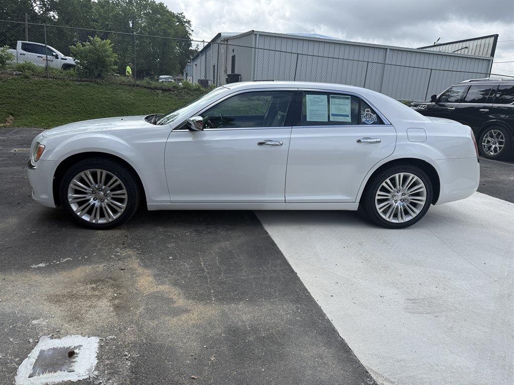 2011 Chrysler 300 Limited's photo