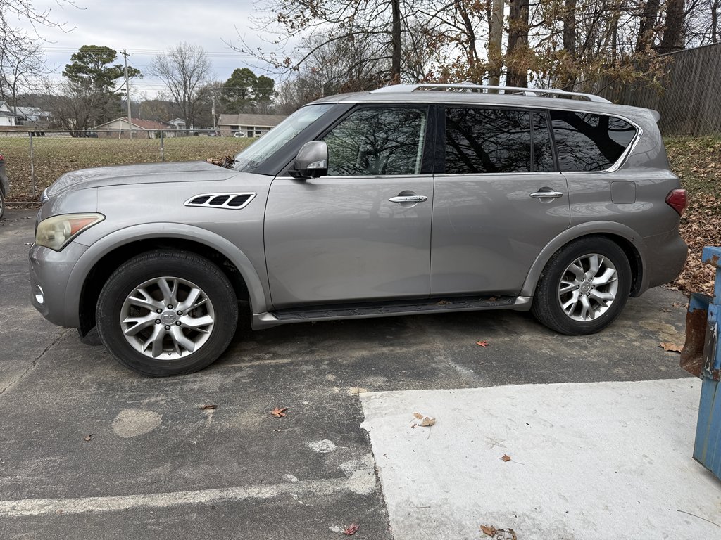 2011 INFINITI QX 56's photo